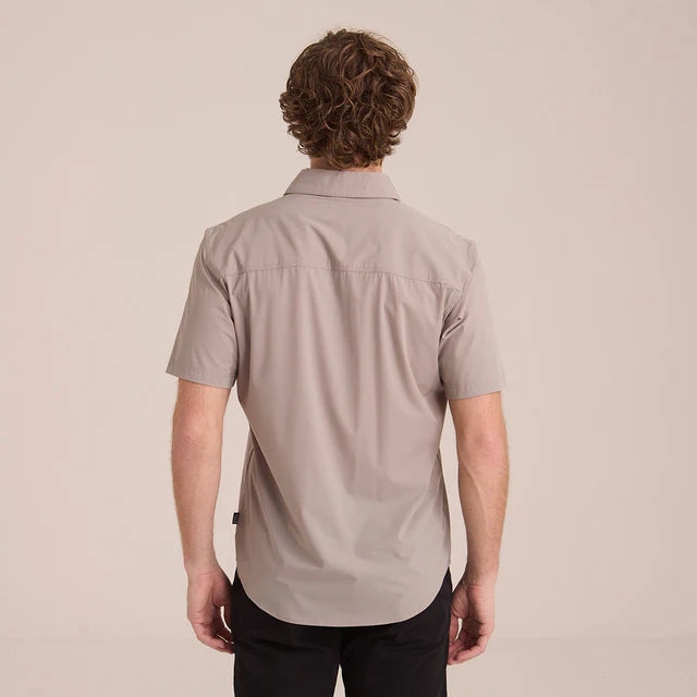 Camisa Explorer Manga Corta Hombre Gris Alto Rendimiento