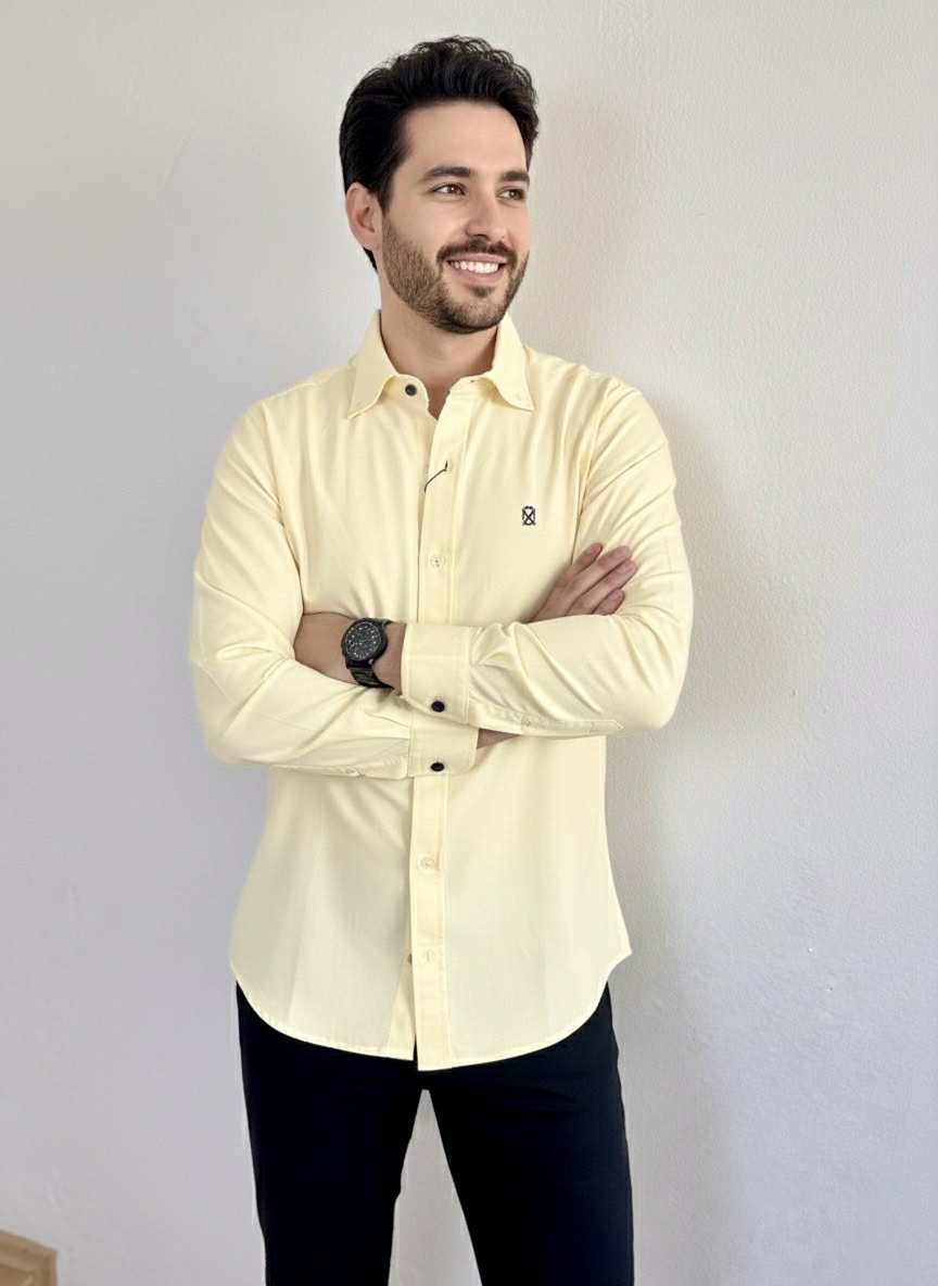 Camisa amarilla