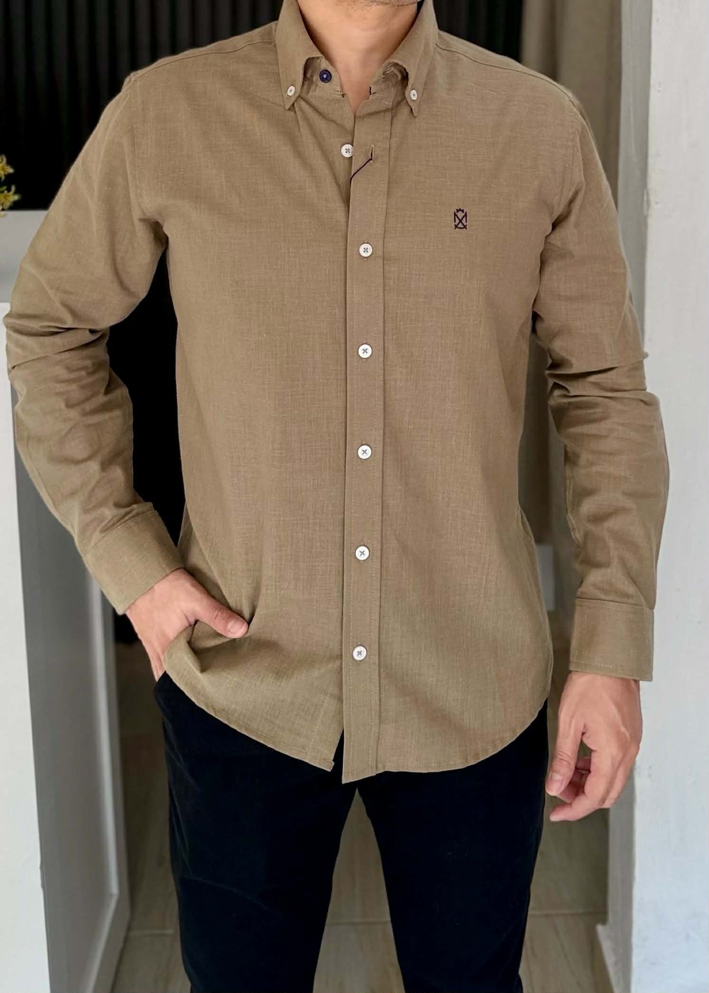 Camisa De Manga Larga LINO VERDE MILITAR Para Hombre | Fresca y elegante