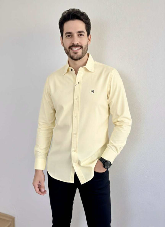 Camisa amarilla