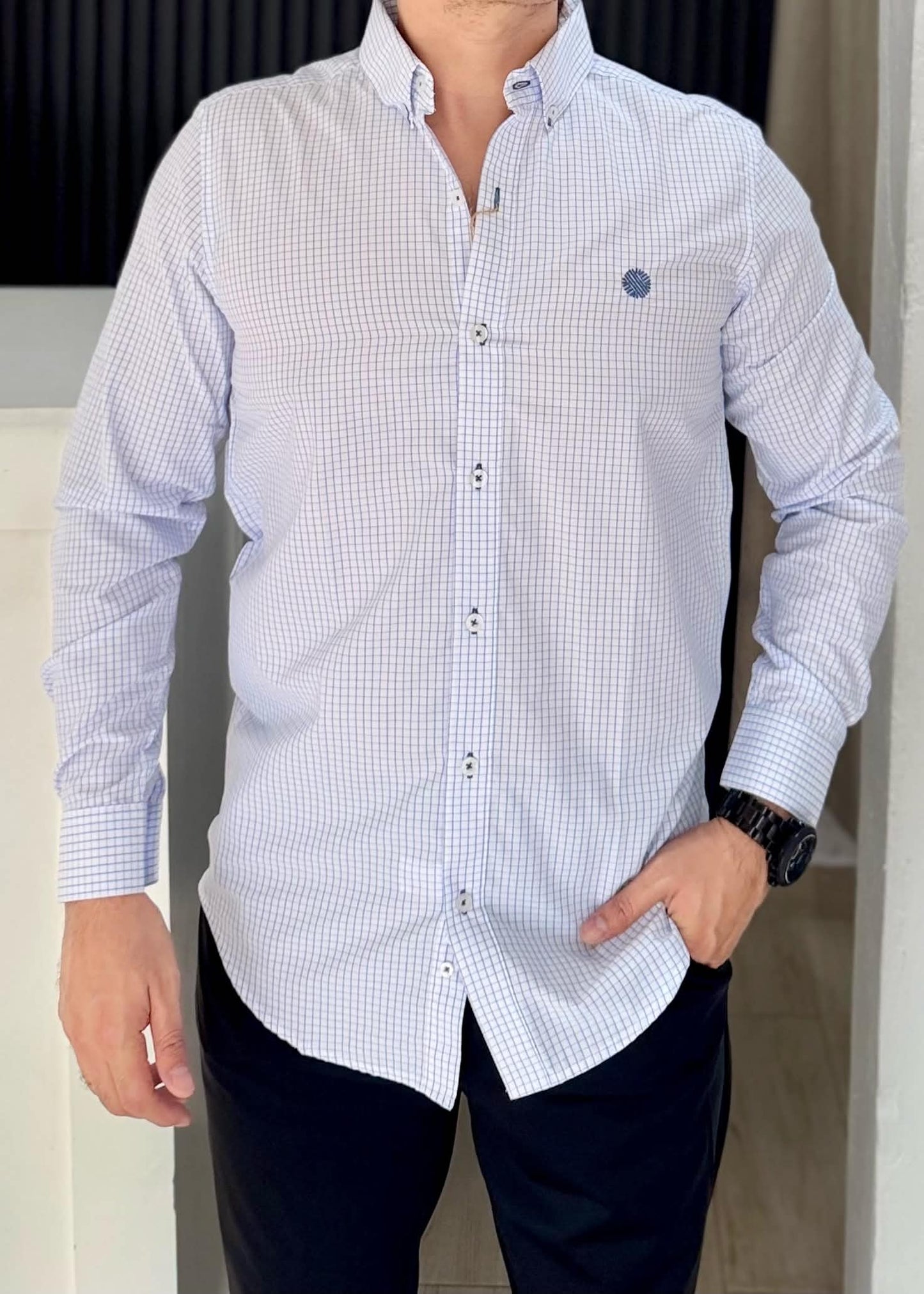 Camisa Manga Larga de Minicuadros Blancos