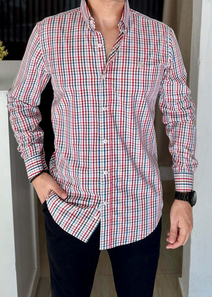 Camisa de diseño en cuadros finos