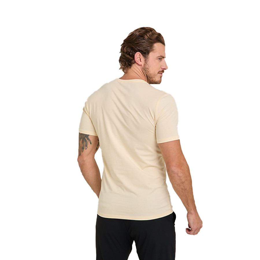 Playera lisa amarilla de manga corta hombre