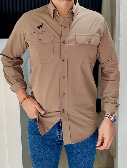 Camisa Manga Larga Café Caqui con Doble Bolsa